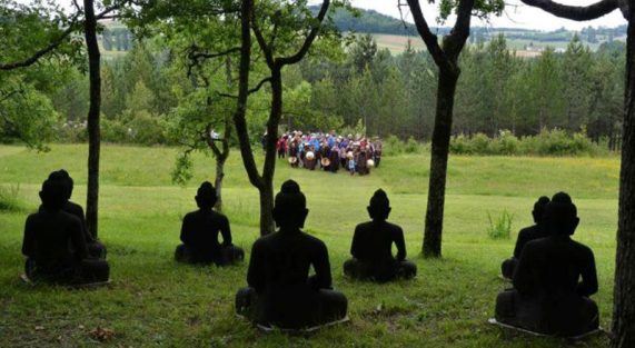 lang-mai-thich-nhat-hanh-hanh-thien