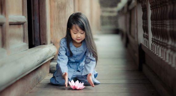 phat-tu-nhi-di-chua-chaymoc