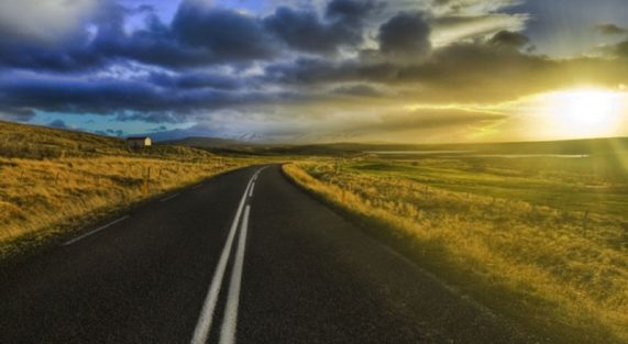 Chúng-ta-đã-vay-mượn-những-gì-từ-tương-lai-của-mình