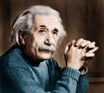 albert-einstein-thuong-de-va-phat-giao-chaymoc
