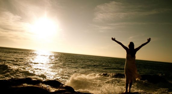 Tuổi thanh xuân em dành cho ai?