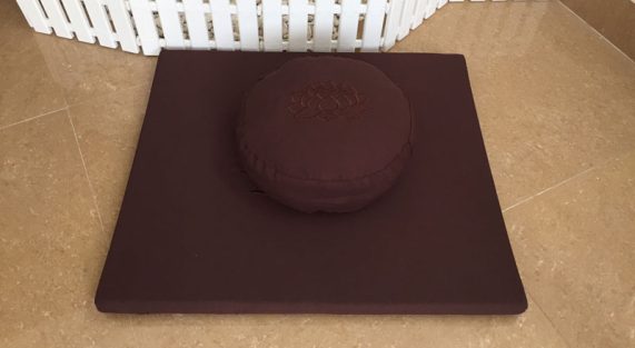 Bộ bồ đoàn tọa cụ thêu sen Chay Mộc vải pha thô pha nilon